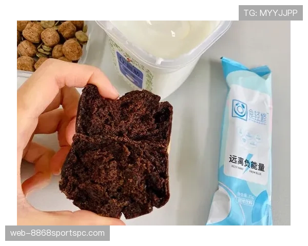 朱雪莹家的冰箱里塞满蛋白粉，连饮料都是按克称着喝的